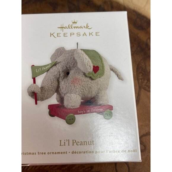 Hallmark Keepsake Lil Peanut Babys 1st Christmas Ornament 2012 - Picture 1 of 3
